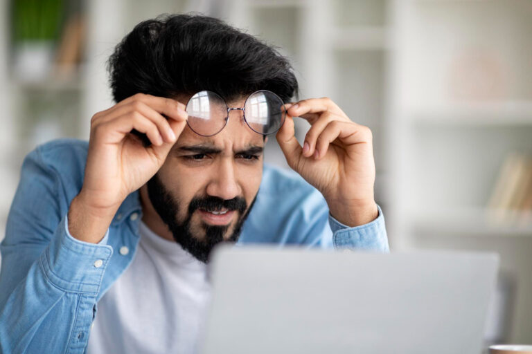 Síndrome del ojo seco en la era digital: síntomas, prevención y tratamiento