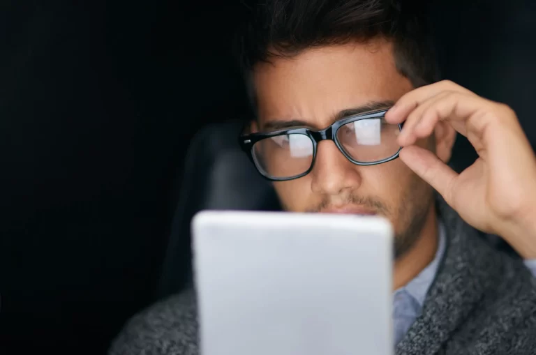 Cómo Proteger tus Ojos del Uso Excesivo de Pantallas